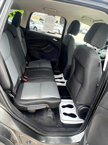 Photo of 2017 Magnetic Metallic Ford Escape