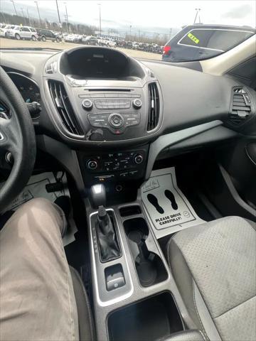 Photo of 2017 Magnetic Metallic Ford Escape
