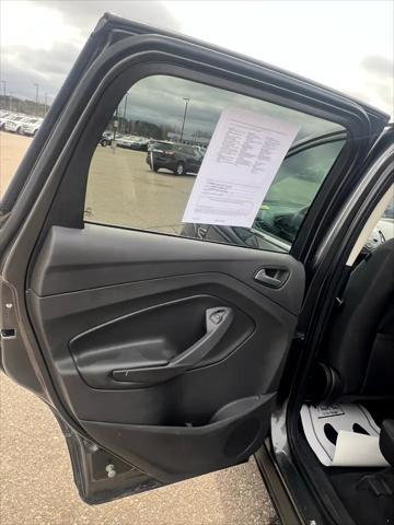Photo of 2017 Magnetic Metallic Ford Escape