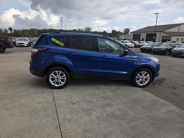 Photo of 2018 Blue Ford Escape