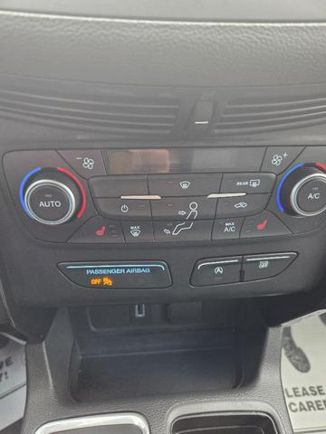 Photo of 2018 Blue Ford Escape