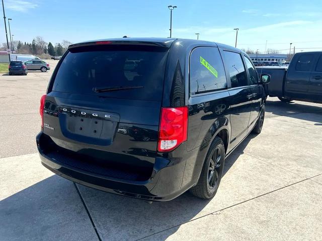Photo of 2020 Brilliant Black Crystal Pearl Dodge Grand Caravan