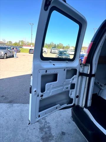 Photo of 2012 Summit White Chevrolet Express 2500