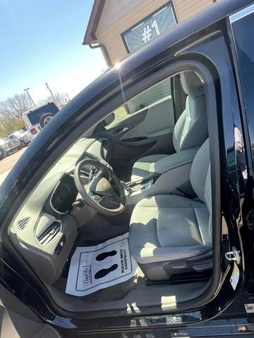 Photo of 2018 Mosaic Black Metallic Chevrolet Malibu