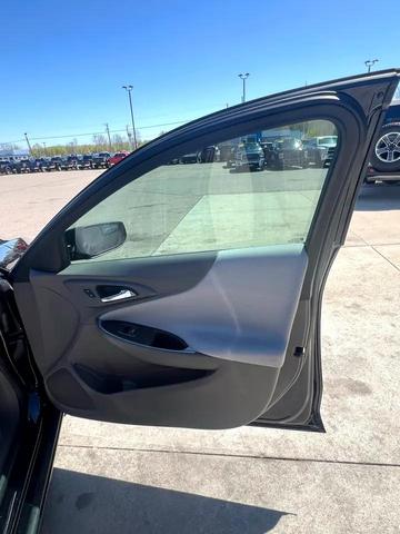 Photo of 2018 Mosaic Black Metallic Chevrolet Malibu