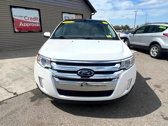 Photo of 2013 White Ford Edge