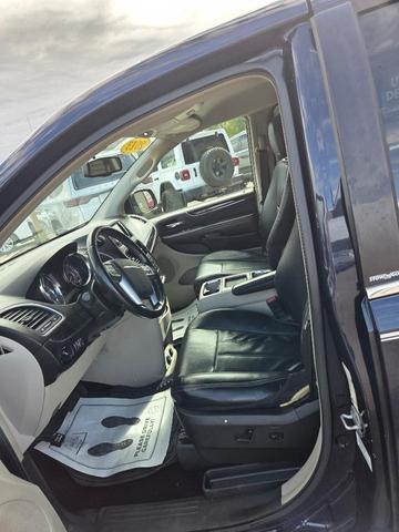 Photo of 2013 True Blue Pearlcoat Chrysler Town & Country