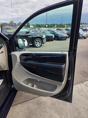 Photo of 2013 True Blue Pearlcoat Chrysler Town & Country