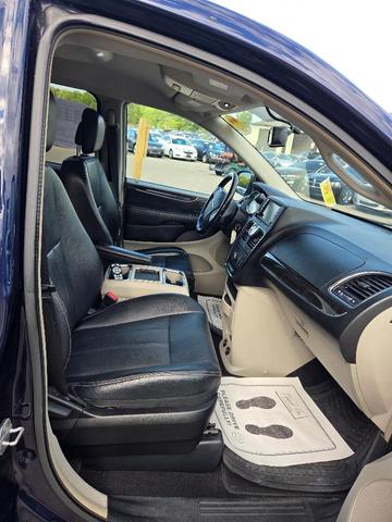 Photo of 2013 True Blue Pearlcoat Chrysler Town & Country