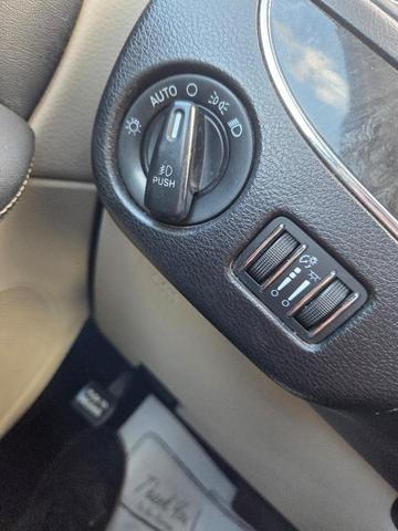 Photo of 2013 True Blue Pearlcoat Chrysler Town & Country