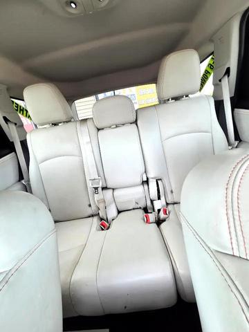 Photo of 2012 Blue Pearlcoat Dodge Journey