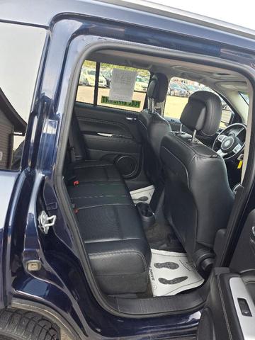 Photo of 2017 True Blue Pearl Jeep Compass