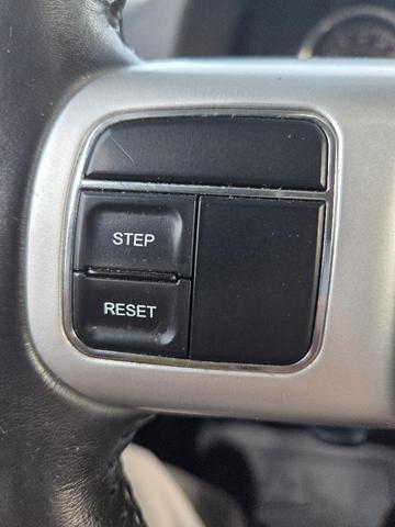 Photo of 2017 True Blue Pearl Jeep Compass