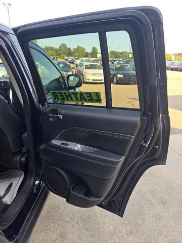 Photo of 2017 True Blue Pearl Jeep Compass