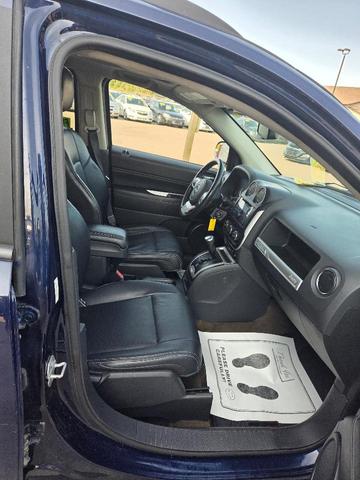 Photo of 2017 True Blue Pearl Jeep Compass