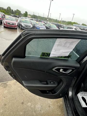 Photo of 2016 Granite Crystal Metallic Chrysler 200
