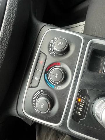 Photo of 2016 Granite Crystal Metallic Chrysler 200