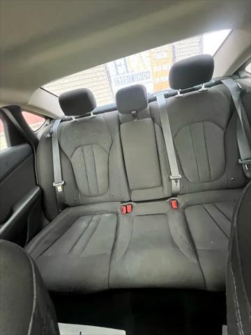 Photo of 2016 Granite Crystal Metallic Chrysler 200
