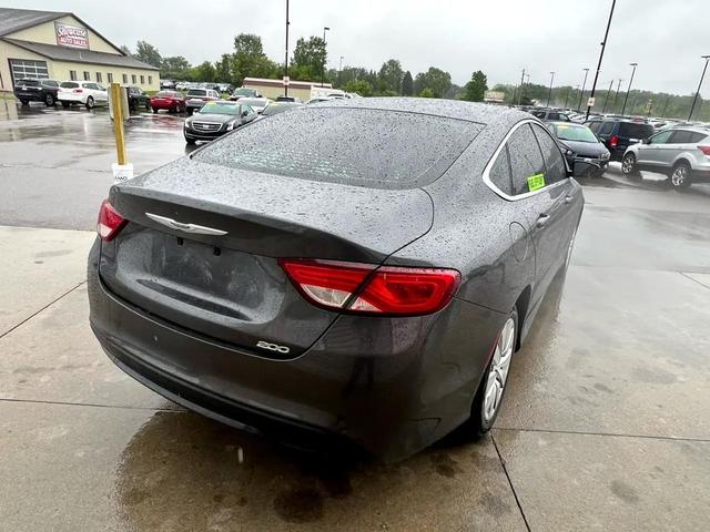 Photo of 2016 Granite Crystal Metallic Chrysler 200