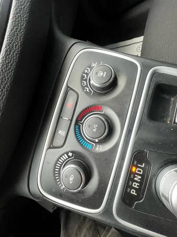 Photo of 2016 Granite Crystal Metallic Chrysler 200