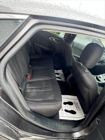 Photo of 2016 Granite Crystal Metallic Chrysler 200