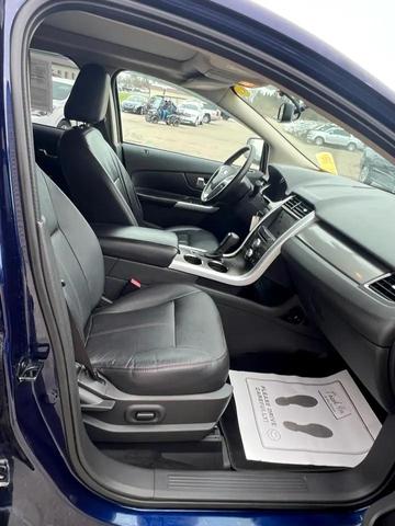 Photo of 2011 Blue Ford Edge