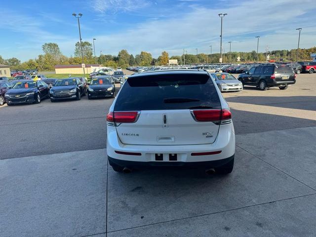 Photo of 2011 White Platinum Metallic Tri-Coat Lincoln MKX