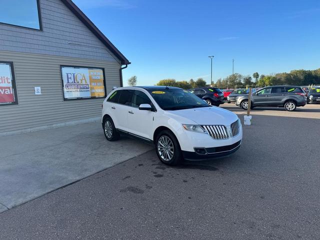 Photo of 2011 White Platinum Metallic Tri-Coat Lincoln MKX