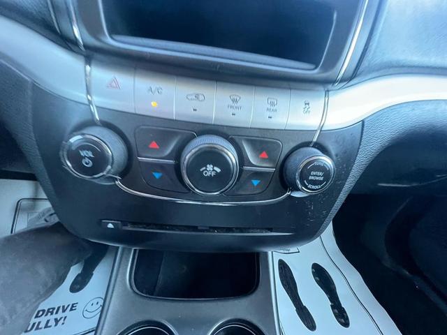 Photo of 2013 Brilliant Black Crystal Pearlcoat Dodge Journey