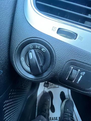 Photo of 2013 Brilliant Black Crystal Pearlcoat Dodge Journey