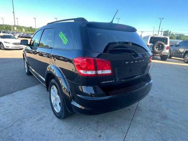 Photo of 2013 Brilliant Black Crystal Pearlcoat Dodge Journey