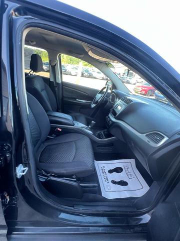 Photo of 2013 Brilliant Black Crystal Pearlcoat Dodge Journey
