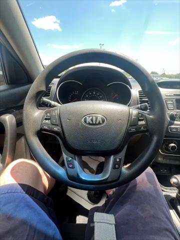 Photo of 2014 Ebony Black Kia Sorento