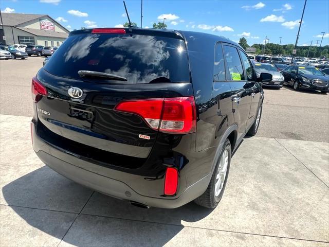 Photo of 2014 Ebony Black Kia Sorento