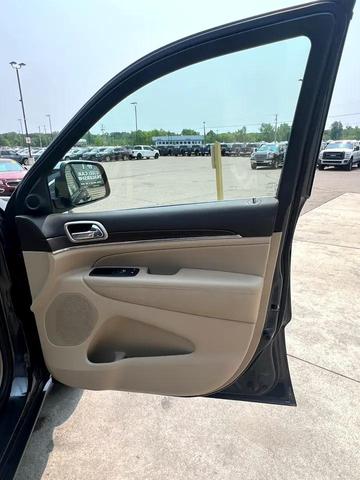 Photo of 2014 Gray Jeep Grand Cherokee