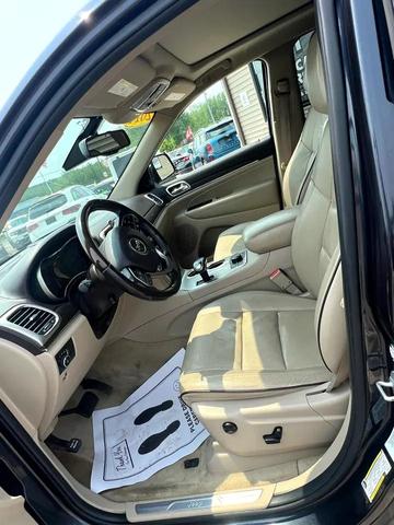 Photo of 2014 Gray Jeep Grand Cherokee