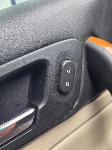 Photo of 2007 Black Onyx Saturn Vue