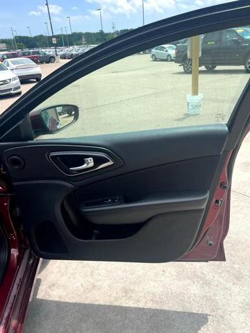 Photo of 2016 Velvet Red Pearlcoat Chrysler 200