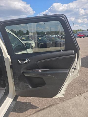Photo of 2019 White Dodge Journey
