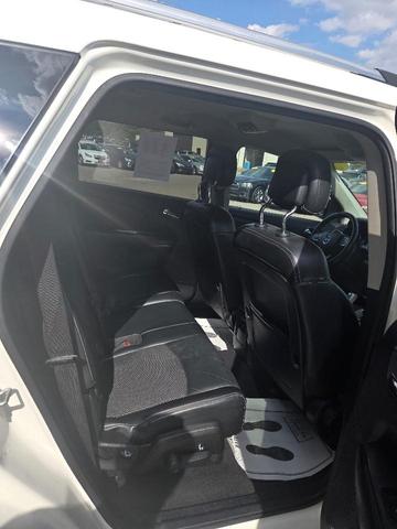 Photo of 2019 White Dodge Journey