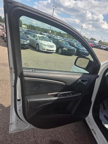 Photo of 2019 White Dodge Journey