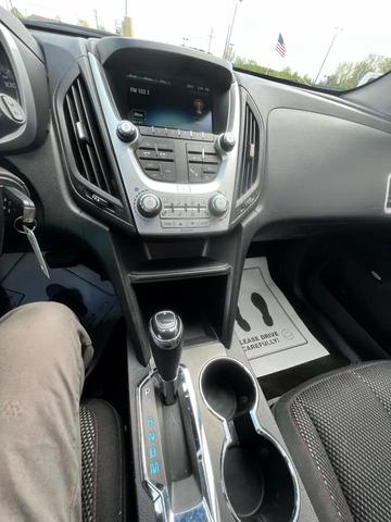 Photo of 2017 White Chevrolet Equinox