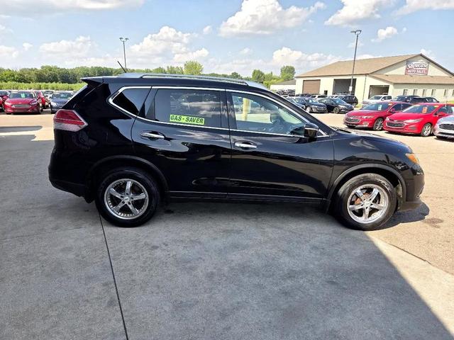 Photo of 2014 Super Black Nissan Rogue