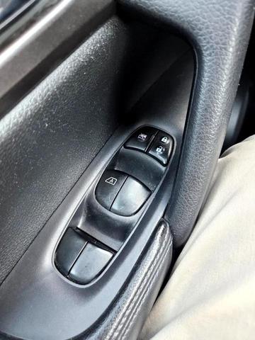 Photo of 2014 Super Black Nissan Rogue