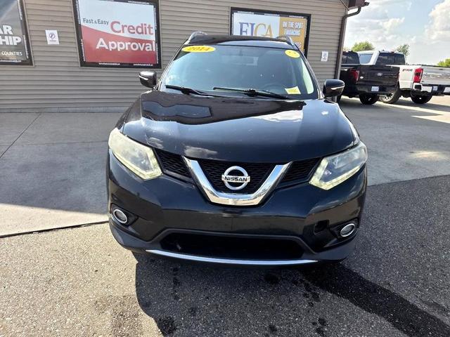 Photo of 2014 Super Black Nissan Rogue