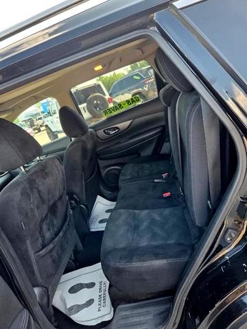 Photo of 2014 Super Black Nissan Rogue