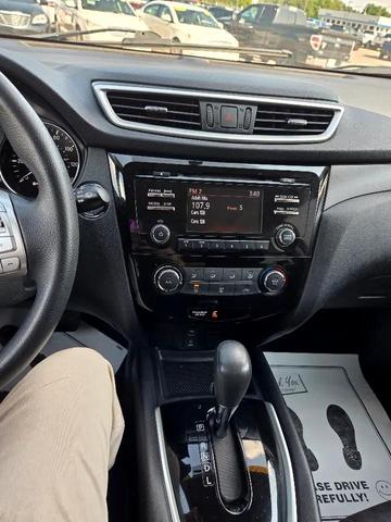 Photo of 2014 Super Black Nissan Rogue