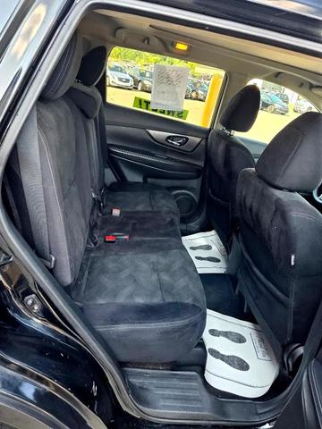 Photo of 2014 Super Black Nissan Rogue