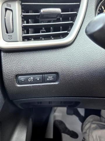 Photo of 2014 Super Black Nissan Rogue