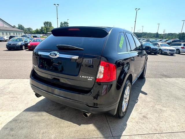 Photo of 2013 Tuxedo Black Metallic Ford Edge